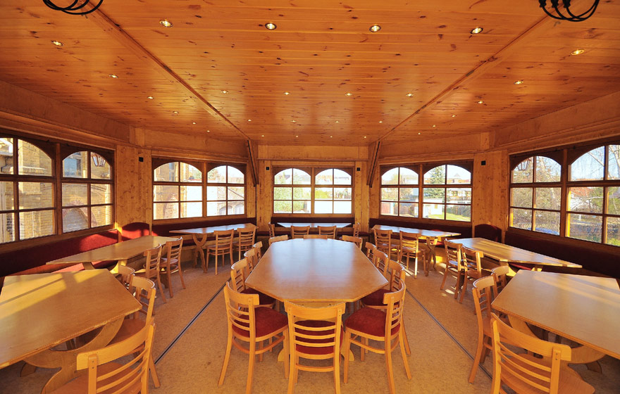 Pyramide, Etage mit 60 Plätzen